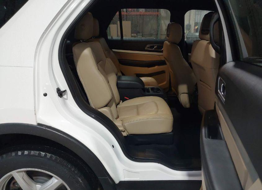 Photo 8 of 2016 Ford Explorer XLT (VIN 1FM5K8D86GGB85408)