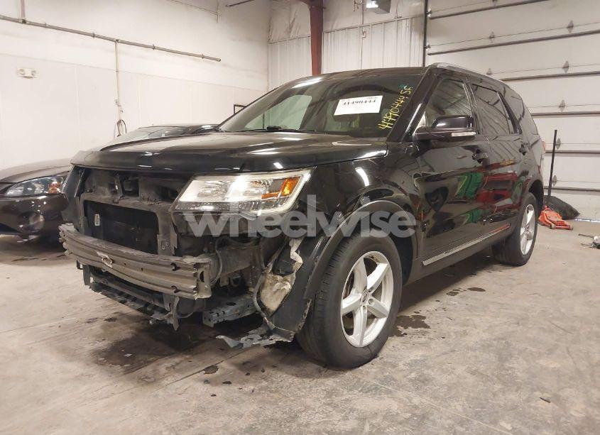 Photo 2 of 2016 Ford Explorer XLT (VIN 1FM5K8D86GGC48359)