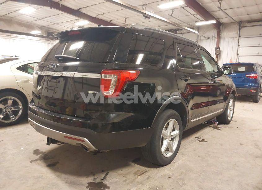 Photo 4 of 2016 Ford Explorer XLT (VIN 1FM5K8D86GGC48359)