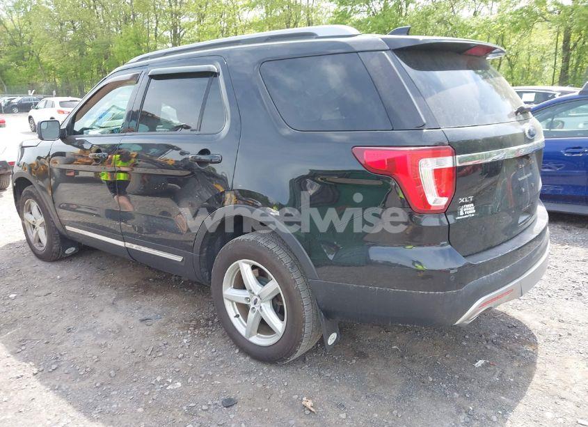 Photo 3 of 2016 Ford Explorer XLT (VIN 1FM5K8D86GGC52427)