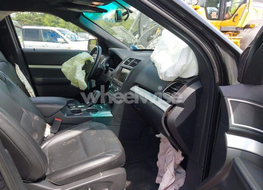 Photo 5 of 2016 Ford Explorer XLT (VIN 1FM5K8D86GGC52427)