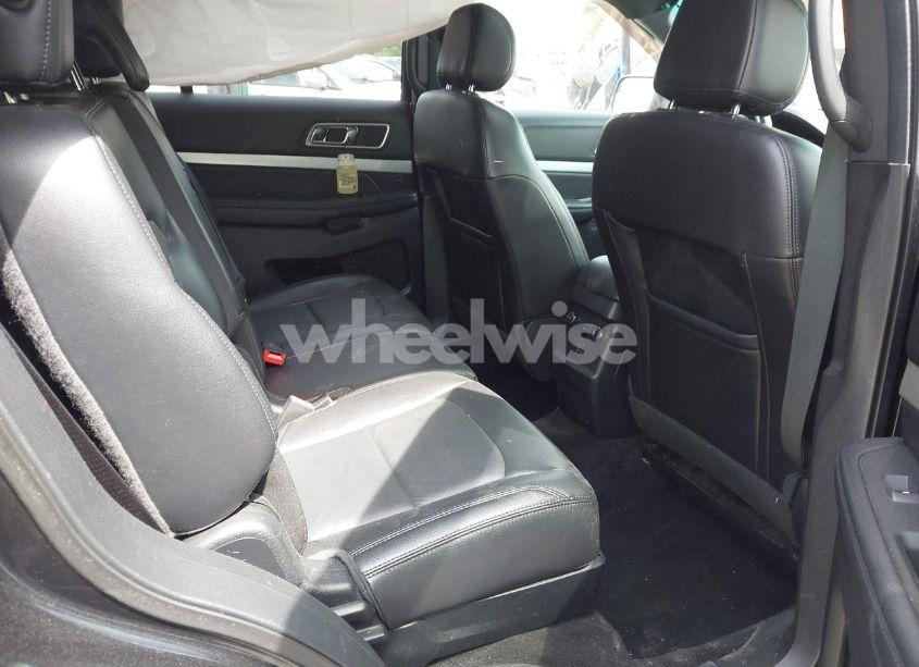 Photo 8 of 2016 Ford Explorer XLT (VIN 1FM5K8D86GGC52427)