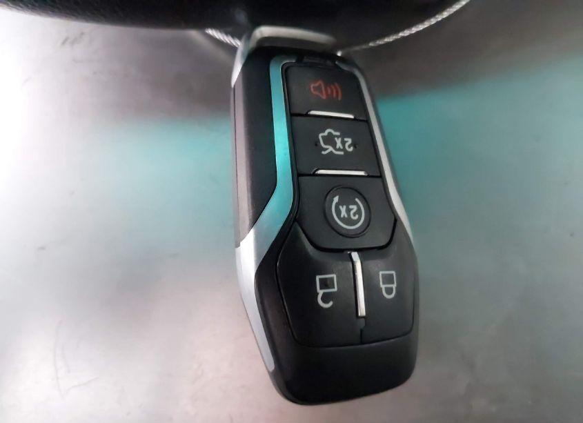 Photo 11 of 2016 Ford Explorer XLT (VIN 1FM5K8D86GGC83791)