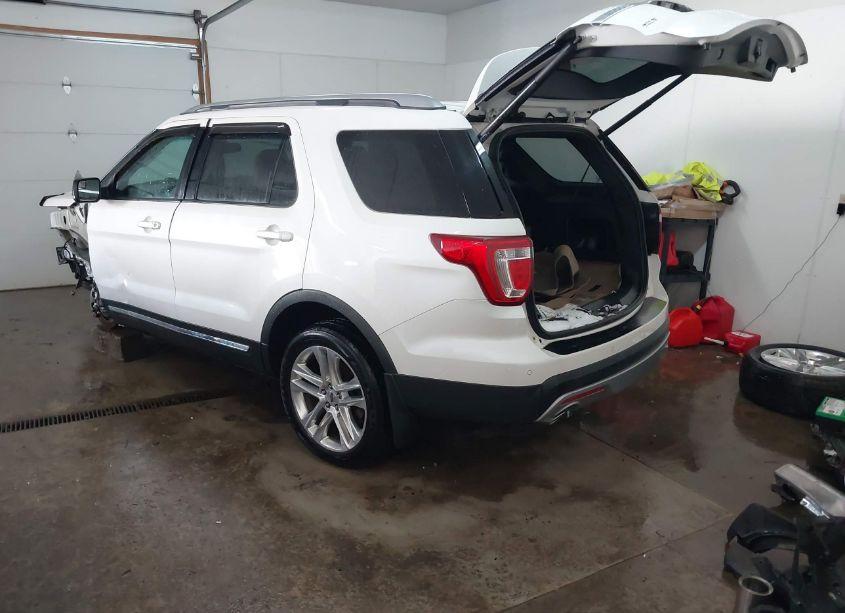 Photo 3 of 2016 Ford Explorer XLT (VIN 1FM5K8D86GGC83791)