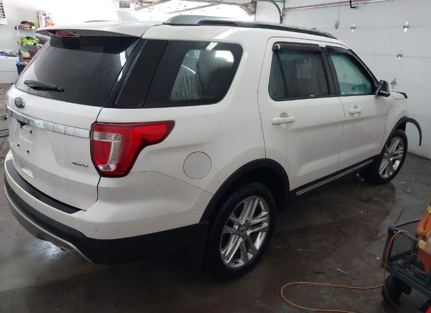 Photo 4 of 2016 Ford Explorer XLT (VIN 1FM5K8D86GGC83791)