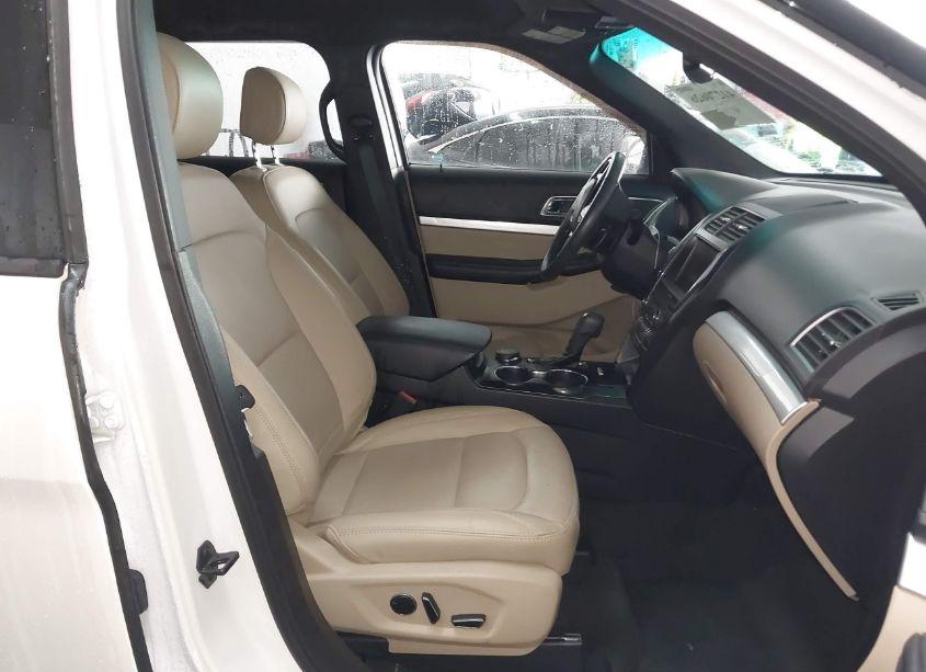 Photo 5 of 2016 Ford Explorer XLT (VIN 1FM5K8D86GGC83791)