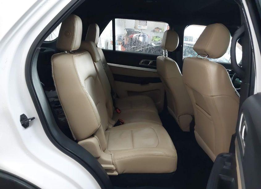 Photo 8 of 2016 Ford Explorer XLT (VIN 1FM5K8D86GGC83791)