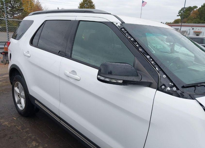 Photo 14 of 2016 Ford Explorer XLT (VIN 1FM5K8D86GGC88781)