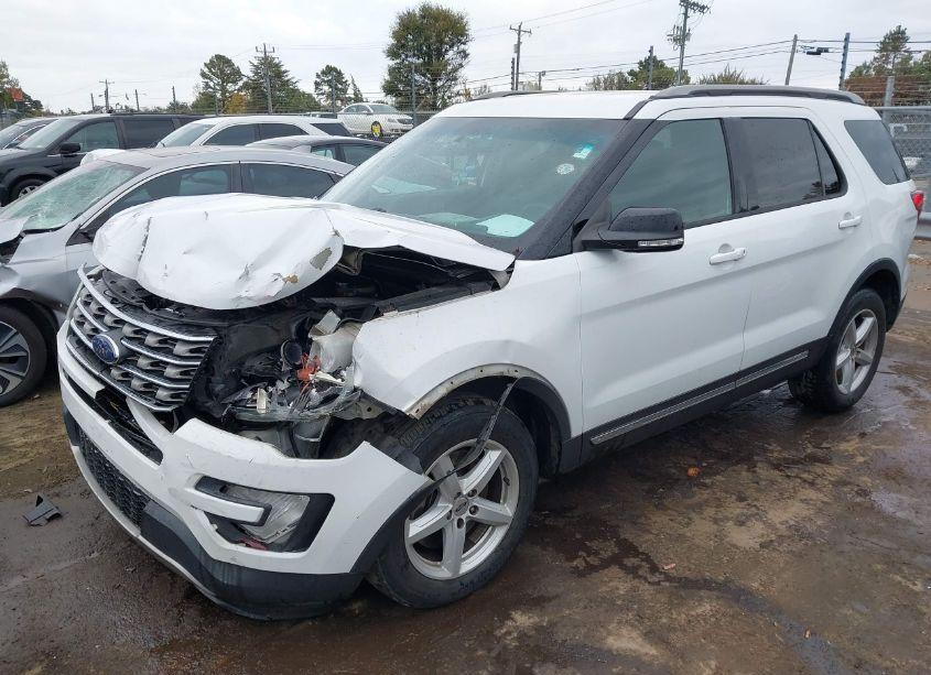 Photo 2 of 2016 Ford Explorer XLT (VIN 1FM5K8D86GGC88781)