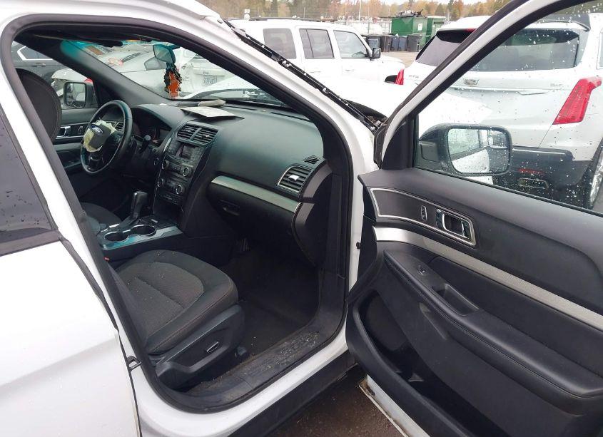 Photo 5 of 2016 Ford Explorer XLT (VIN 1FM5K8D86GGC88781)