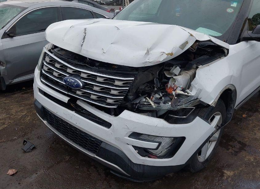 Photo 6 of 2016 Ford Explorer XLT (VIN 1FM5K8D86GGC88781)