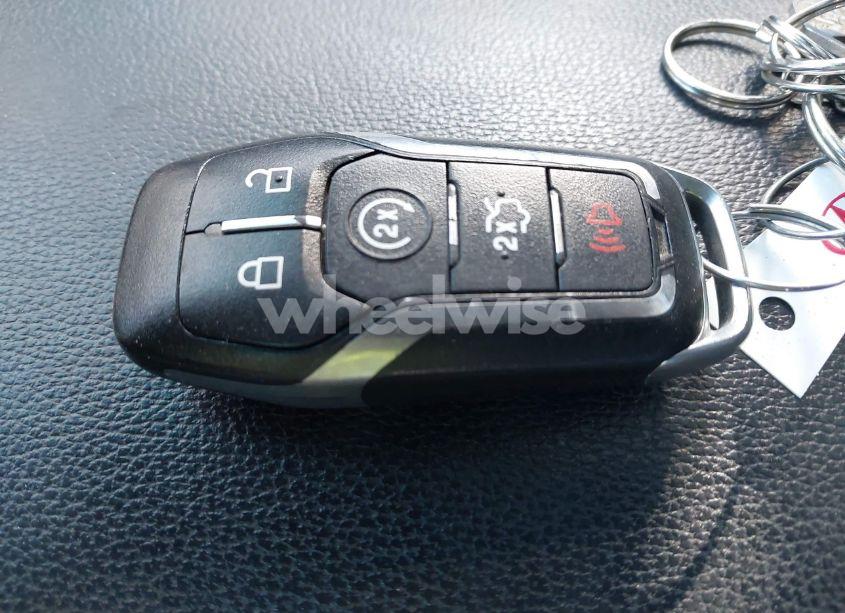 Photo 11 of 2017 Ford Explorer XLT (VIN 1FM5K8D86HGA52312)