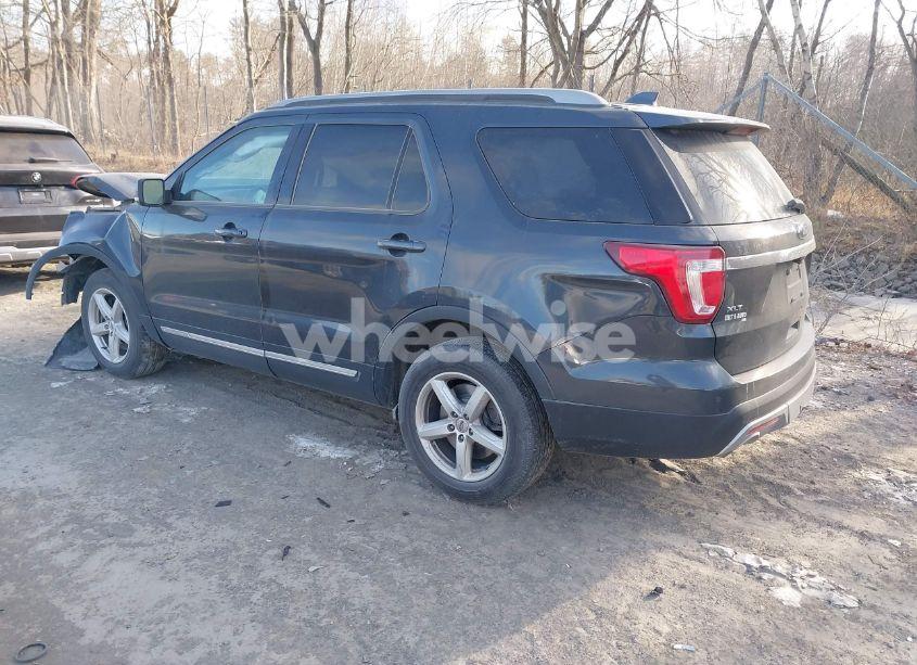 Photo 3 of 2017 Ford Explorer XLT (VIN 1FM5K8D86HGA52312)