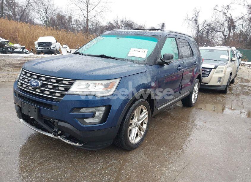 Photo 2 of 2017 Ford Explorer XLT (VIN 1FM5K8D86HGA85097)