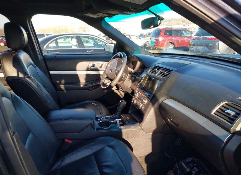 Photo 5 of 2017 Ford Explorer XLT (VIN 1FM5K8D86HGA91529)