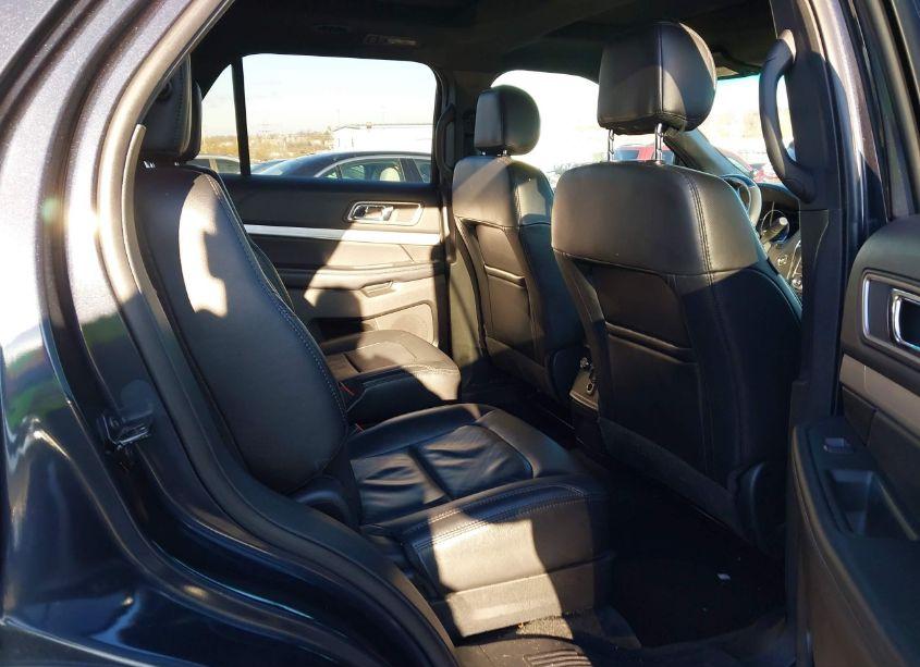Photo 8 of 2017 Ford Explorer XLT (VIN 1FM5K8D86HGA91529)
