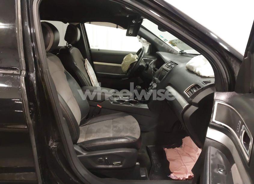 Photo 5 of 2017 Ford Explorer XLT (VIN 1FM5K8D86HGC61629)