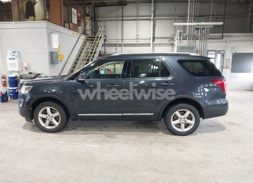 Photo 14 of 2017 Ford Explorer XLT (VIN 1FM5K8D86HGD63397)