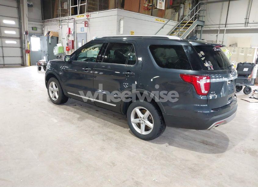 Photo 3 of 2017 Ford Explorer XLT (VIN 1FM5K8D86HGD63397)