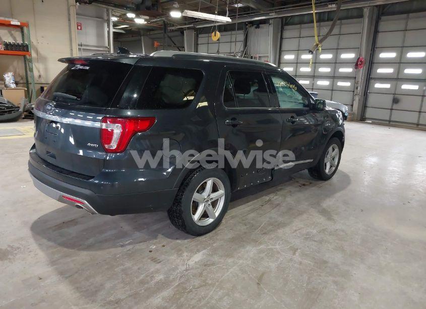 Photo 4 of 2017 Ford Explorer XLT (VIN 1FM5K8D86HGD63397)