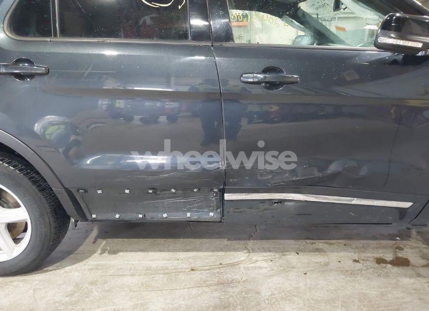 Photo 6 of 2017 Ford Explorer XLT (VIN 1FM5K8D86HGD63397)