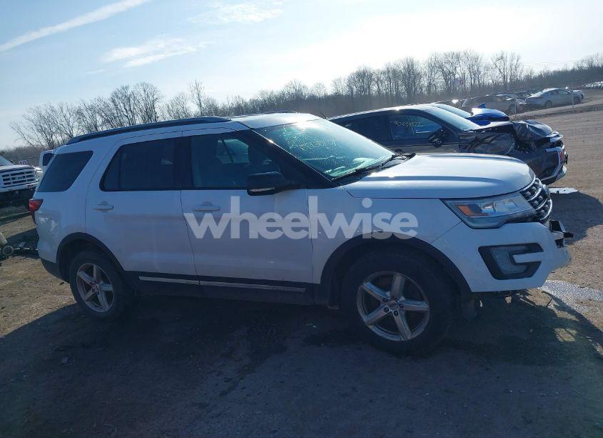 Photo 13 of 2017 Ford Explorer XLT (VIN 1FM5K8D86HGE17944)