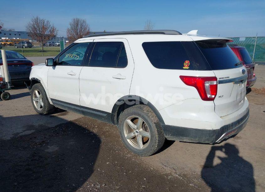 Photo 3 of 2017 Ford Explorer XLT (VIN 1FM5K8D86HGE17944)