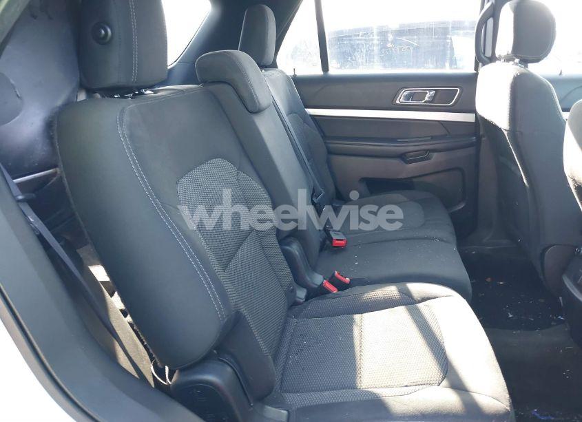 Photo 8 of 2017 Ford Explorer XLT (VIN 1FM5K8D86HGE17944)