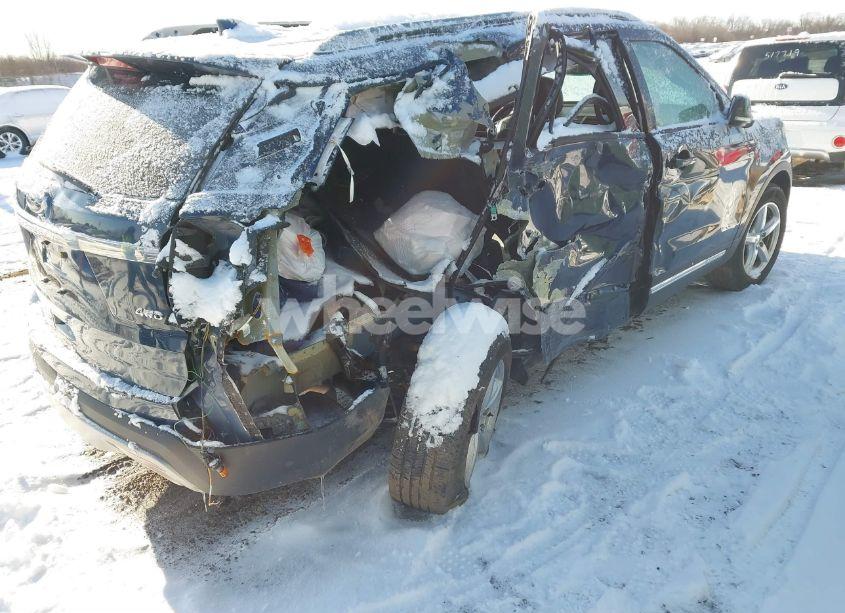 Photo 4 of 2017 Ford Explorer XLT (VIN 1FM5K8D86HGE40379)