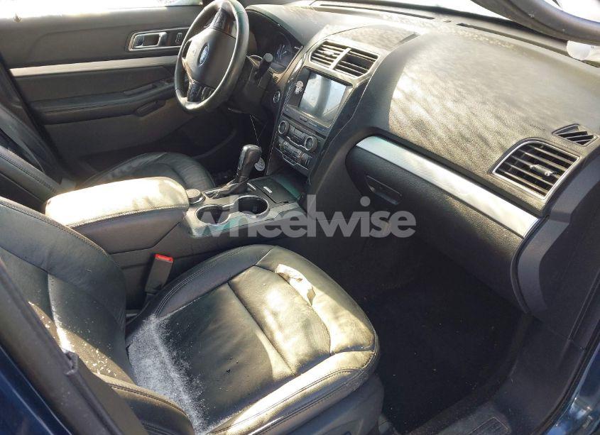 Photo 5 of 2017 Ford Explorer XLT (VIN 1FM5K8D86HGE40379)