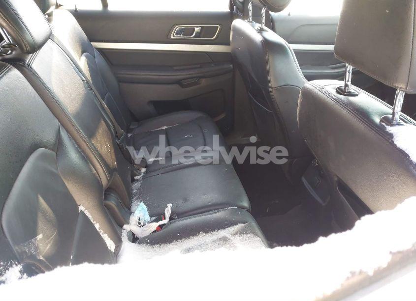 Photo 8 of 2017 Ford Explorer XLT (VIN 1FM5K8D86HGE40379)