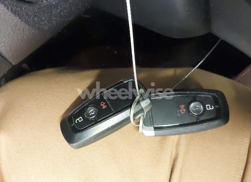 Photo 11 of 2018 Ford Explorer XLT (VIN 1FM5K8D86JGA18408)