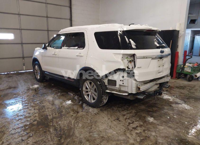 Photo 3 of 2018 Ford Explorer XLT (VIN 1FM5K8D86JGA18408)