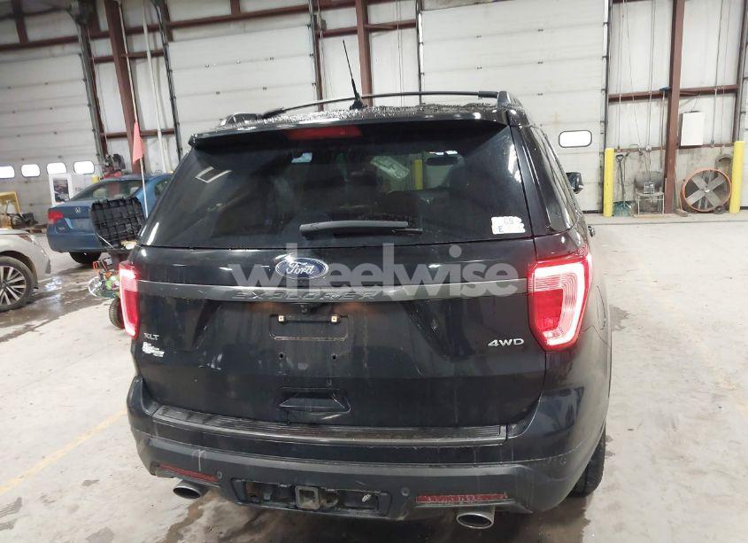 Photo 16 of 2018 Ford Explorer XLT (VIN 1FM5K8D86JGB20808)