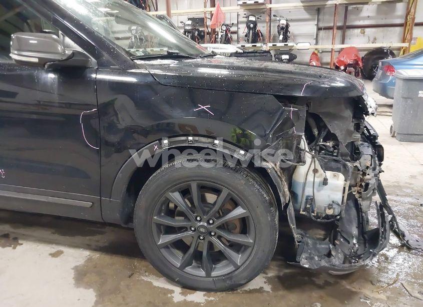 Photo 17 of 2018 Ford Explorer XLT (VIN 1FM5K8D86JGB20808)
