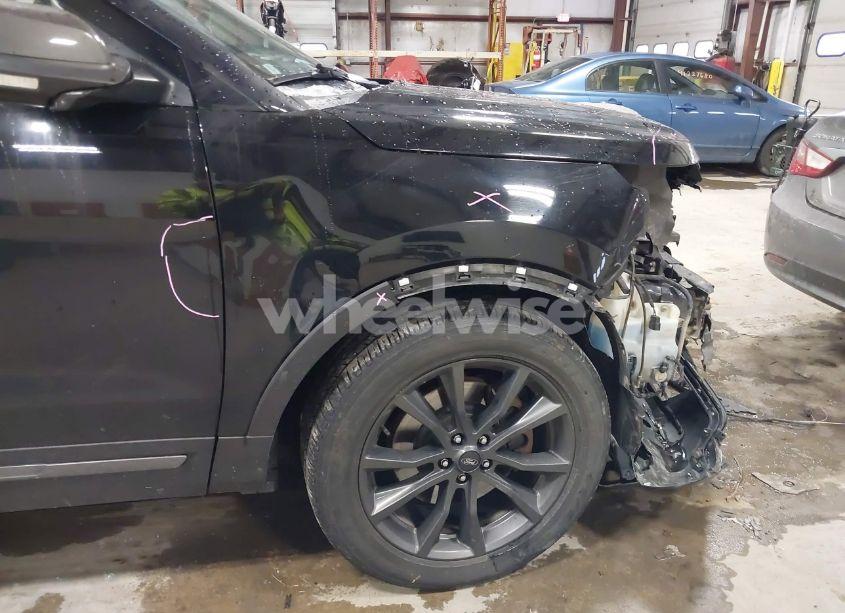 Photo 18 of 2018 Ford Explorer XLT (VIN 1FM5K8D86JGB20808)