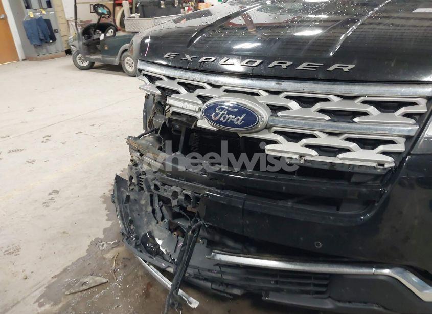 Photo 19 of 2018 Ford Explorer XLT (VIN 1FM5K8D86JGB20808)
