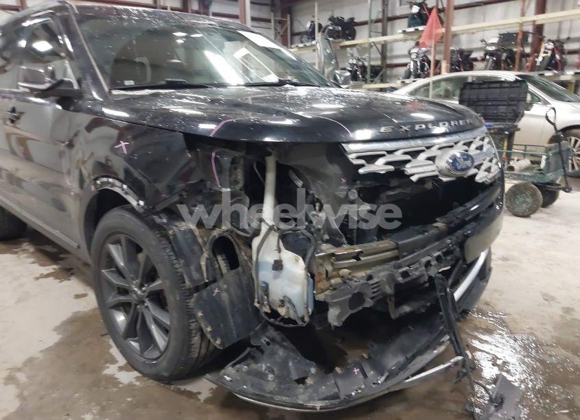 Photo 6 of 2018 Ford Explorer XLT (VIN 1FM5K8D86JGB20808)