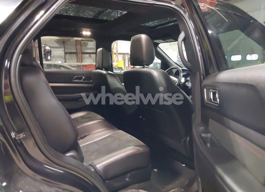 Photo 8 of 2018 Ford Explorer XLT (VIN 1FM5K8D86JGB20808)