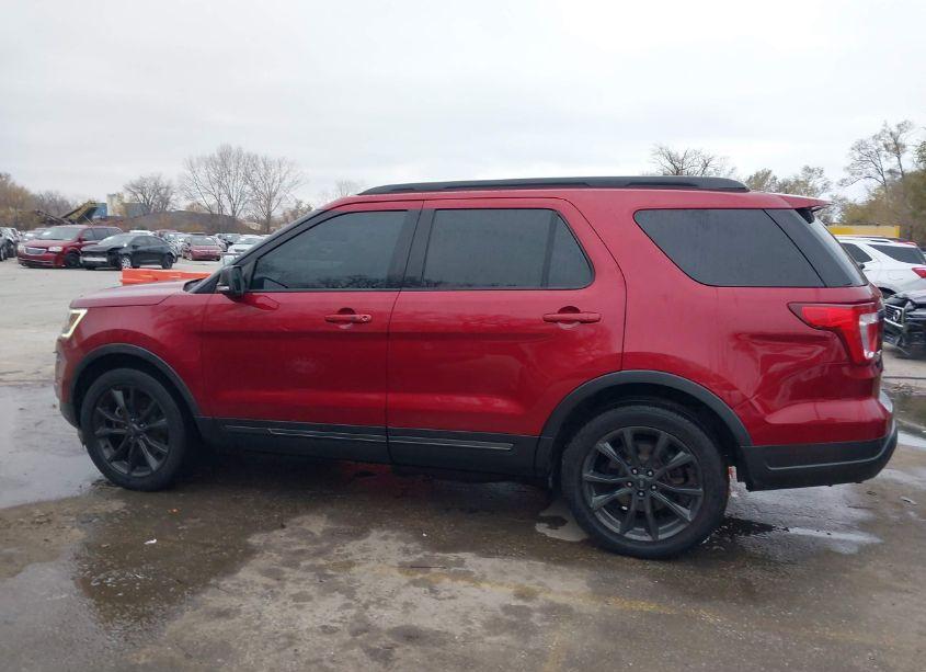 Photo 14 of 2018 Ford Explorer XLT (VIN 1FM5K8D86JGB30738)