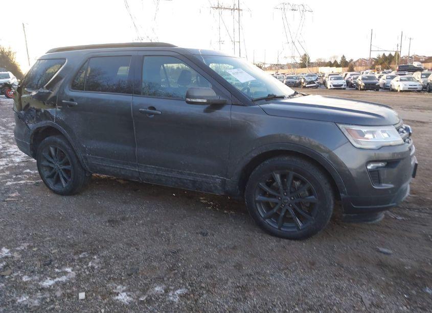 2018 Ford Explorer XLT (VIN 1FM5K8D86JGB37950) main photo