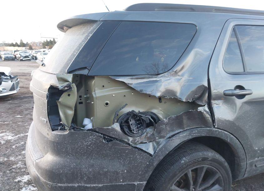 Photo 17 of 2018 Ford Explorer XLT (VIN 1FM5K8D86JGB37950)