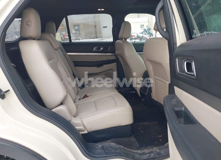 Photo 8 of 2018 Ford Explorer XLT (VIN 1FM5K8D86JGB94911)