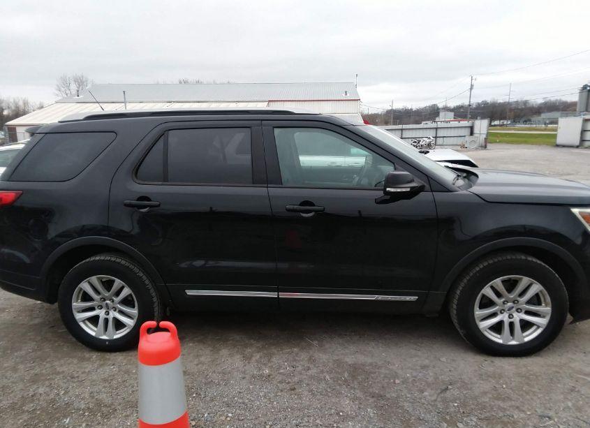 Photo 13 of 2018 Ford Explorer XLT (VIN 1FM5K8D86JGC12839)