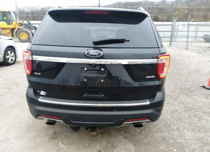 Photo 16 of 2018 Ford Explorer XLT (VIN 1FM5K8D86JGC12839)