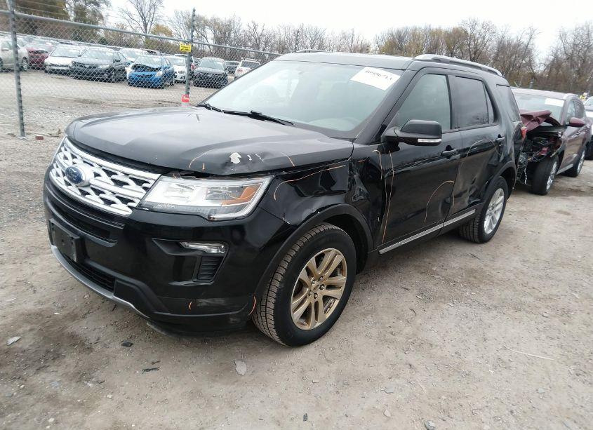 Photo 2 of 2018 Ford Explorer XLT (VIN 1FM5K8D86JGC12839)