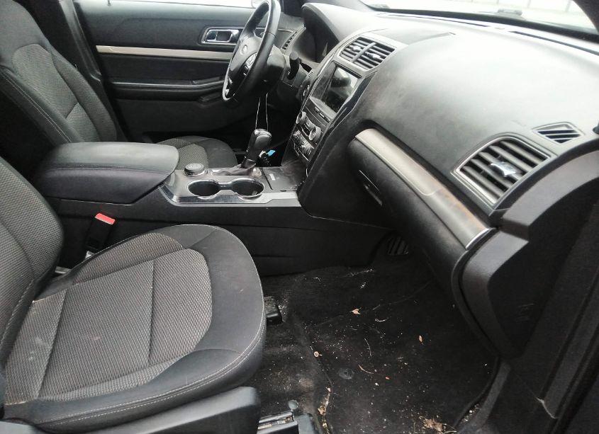 Photo 5 of 2018 Ford Explorer XLT (VIN 1FM5K8D86JGC12839)