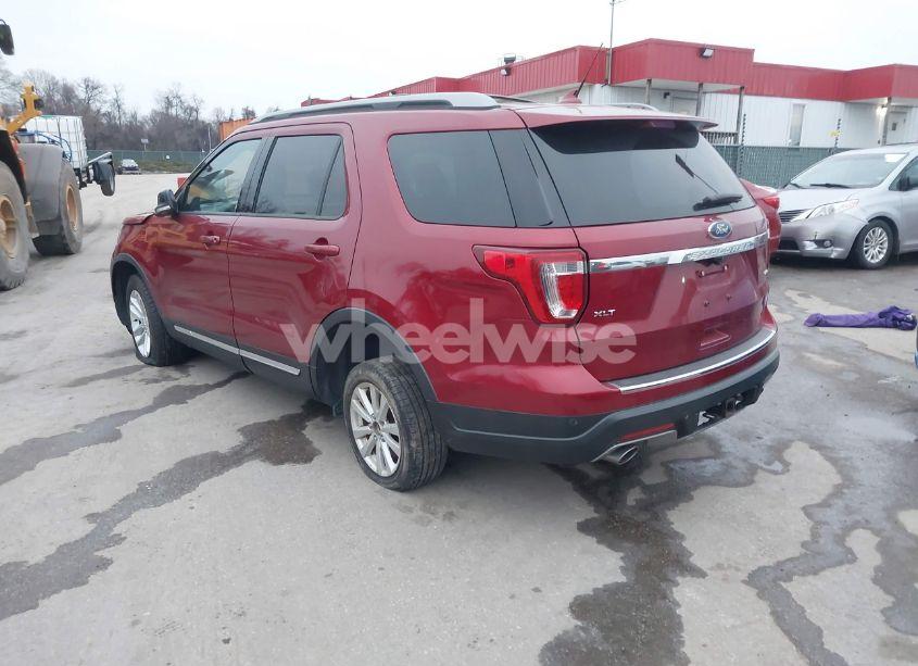 Photo 3 of 2018 Ford Explorer XLT (VIN 1FM5K8D86JGC23789)