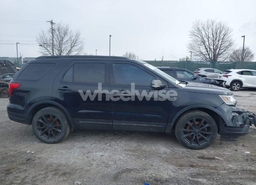 Photo 12 of 2018 Ford Explorer XLT (VIN 1FM5K8D86JGC66383)