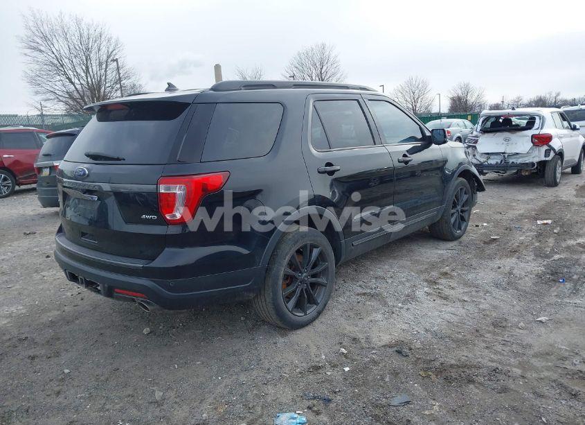 Photo 4 of 2018 Ford Explorer XLT (VIN 1FM5K8D86JGC66383)